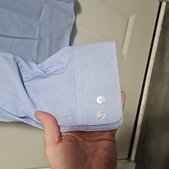 Blue and white thin lined Tommy Hilfiger dress shirt for men - Picture 4 of 7